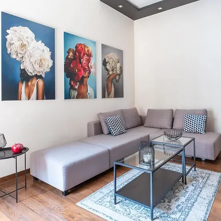 Lux In Center شقة